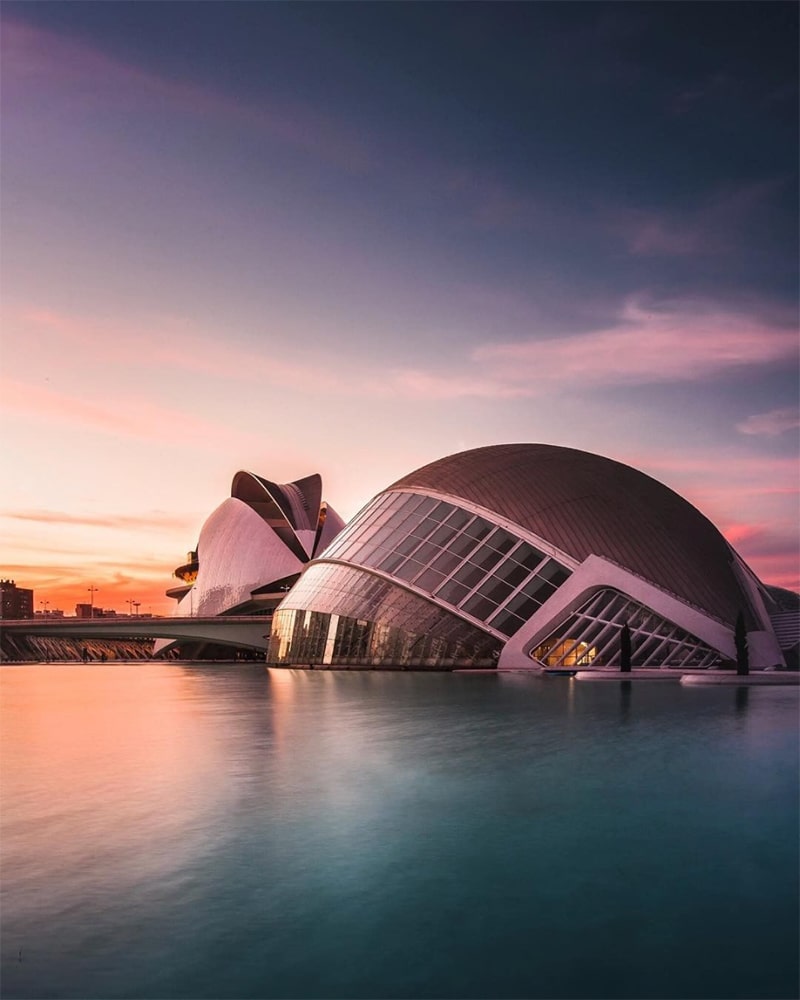 <strong>City of Arts and Sciences Complex</strong> by <a href='https://www.instagram.com/p/CSUnf5CrF9I/' target='_blank'><strong>@markingmyworld</strong></a> on Instagram.