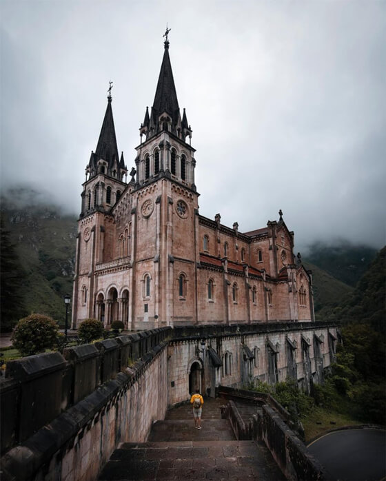<strong>Santuario De Covadonga-Asturias</strong> by <a href='https://www.instagram.com/p/CNIc86CLBeW/' target='_blank'><strong>@viajaentusofa</strong></a> on Instagram.