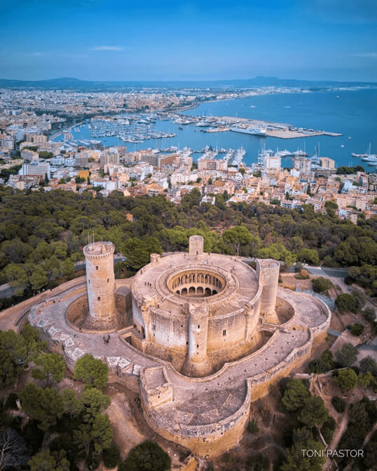 <strong>Mallorca</strong> by <a href='https://www.instagram.com/p/B3z7JZwHjSy/' target='_blank'><strong>@tonieet</strong></a> on Instagram.