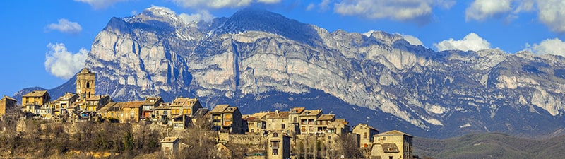 <strong>Landscape in Aínsa, Huesca (Aragon)</strong> on <a href='https://www.spain.info/en/discover-spain/world-geoparks-spain-nature/' target='_blank'><strong>Spain Official Website</strong></a>.